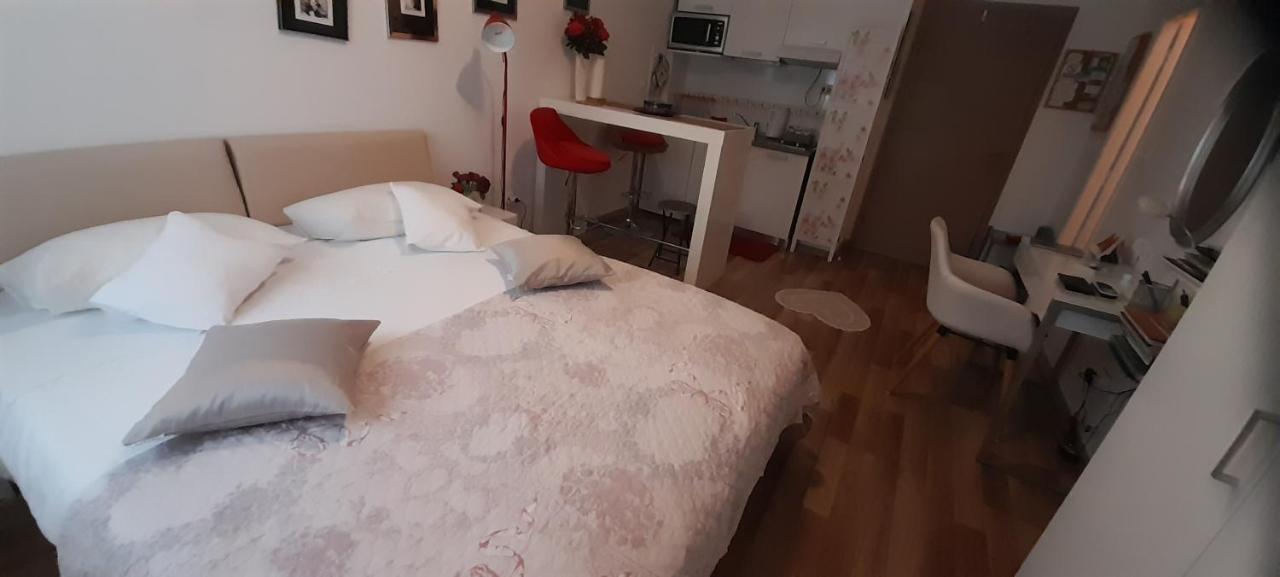 Klara Studio Apartman Split Exterior foto